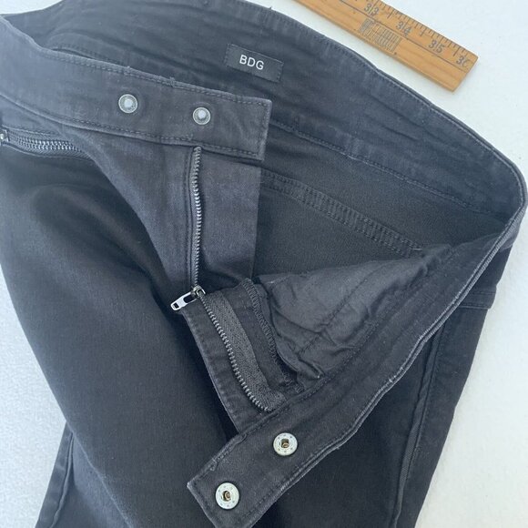 Urban Outfitters BDG Women’s Size 27 Black Kick Flare High Rise Cropped Jeans - Picture 10 of 10